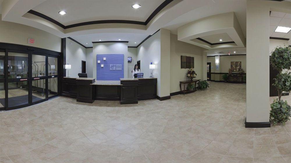Holiday Inn Express & Suites Brownfield Exterior foto